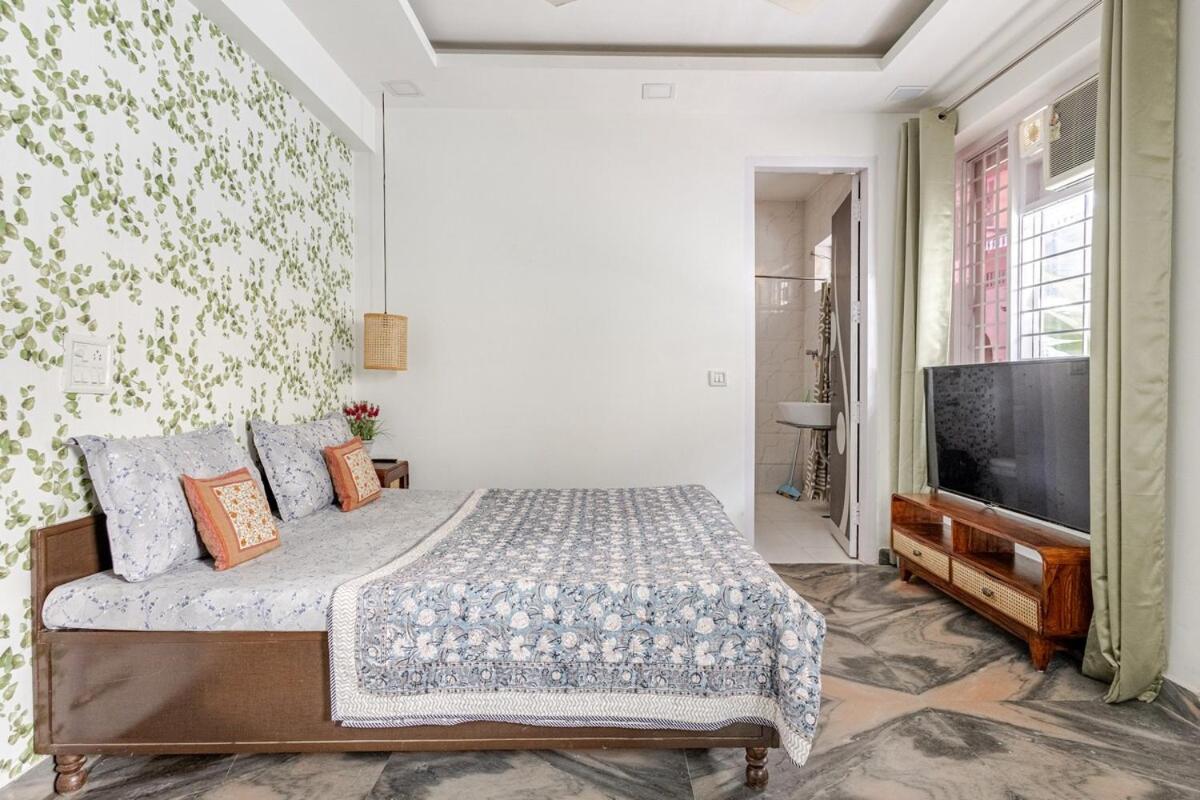 1rk In Ganga Apts, Vasant Kunj Apartment